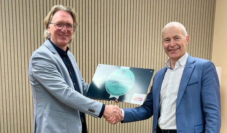 202502_Van-Neynsel_handshake1-1